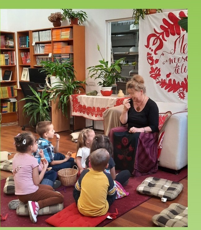 Élőszavas mesemondás - Dr. Tekei Erika mesemondó, néprazjkutató mesél